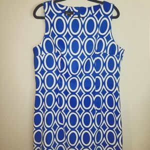 Sleeveless sheath dress